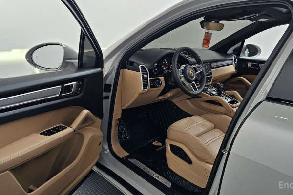 2023 Porsche Cayenne с пробегом 25 388 км