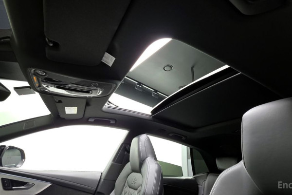 2022 Audi Q8 с пробегом 50 906 км