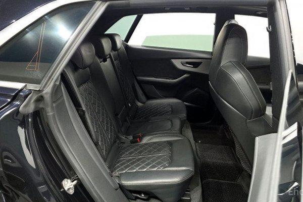 2021 Audi Q8 с пробегом 40 049 км