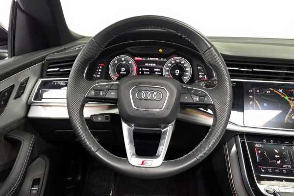 2021 Audi Q8 с пробегом 40 049 км