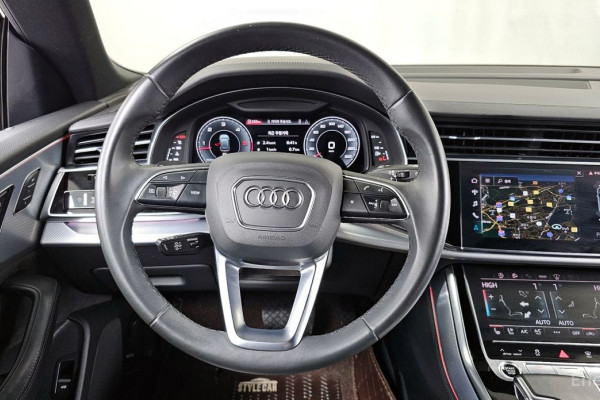 2021 Audi Q8 с пробегом 65 957 км