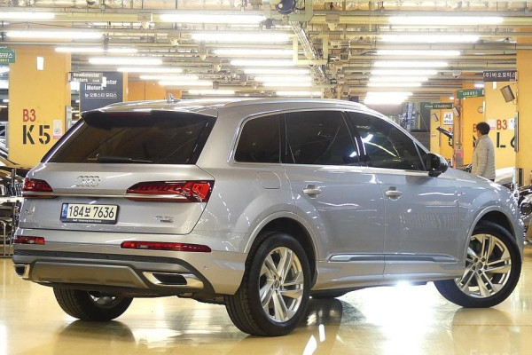 2021 Audi Q7 с пробегом 49 176 км