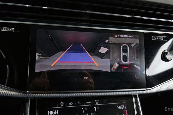 2021 Audi Q8 с пробегом 65 957 км