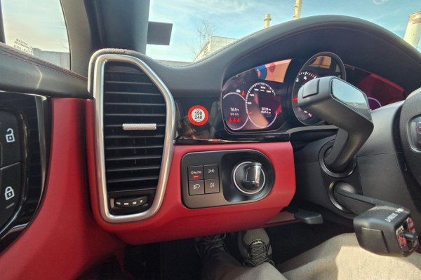 2023 Porsche Cayenne с пробегом 51 000 км