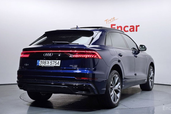 2021 Audi Q8 с пробегом 111 384 км