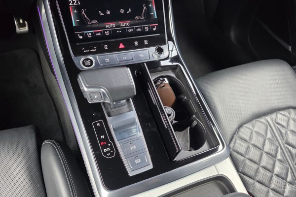 2021 Audi Q8 с пробегом 105 306 км