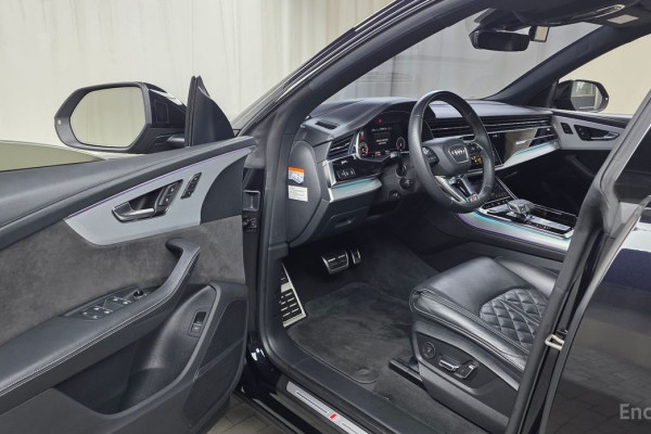2021 Audi Q8 с пробегом 105 306 км