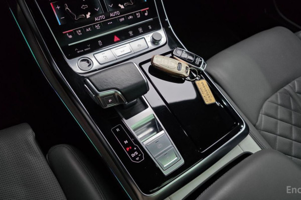 2022 Audi Q8 с пробегом 69 698 км