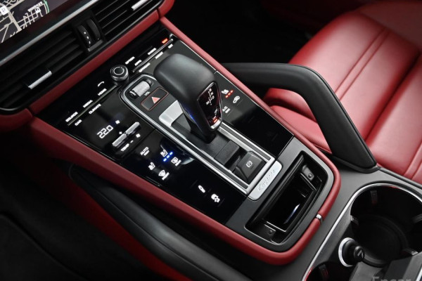 2023 Porsche Cayenne с пробегом 23 000 км