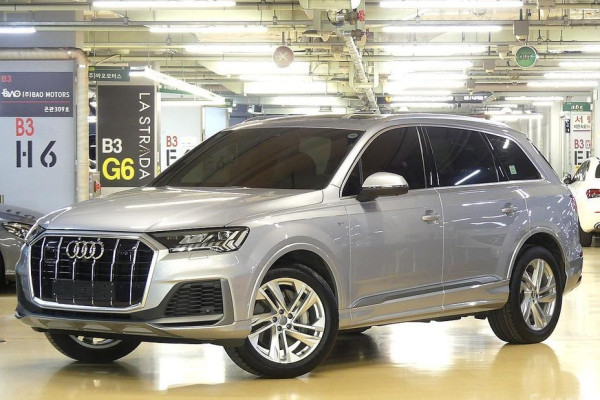 2021 Audi Q7 с пробегом 49 176 км