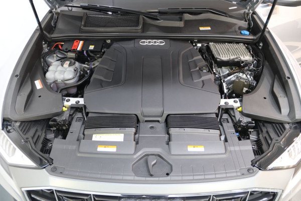 2021 Audi Q8 с пробегом 51 499 км