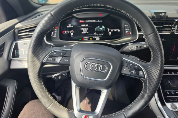 2021 Audi Q8 с пробегом 71 472 км