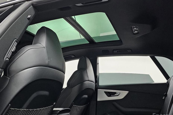 2023 Audi Q8 с пробегом 48 123 км