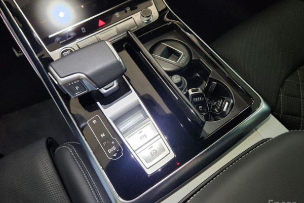 2023 Audi Q8 с пробегом 38 776 км