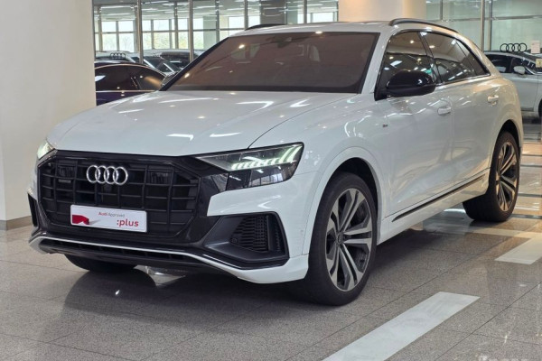 2023 Audi Q8 с пробегом 38 776 км
