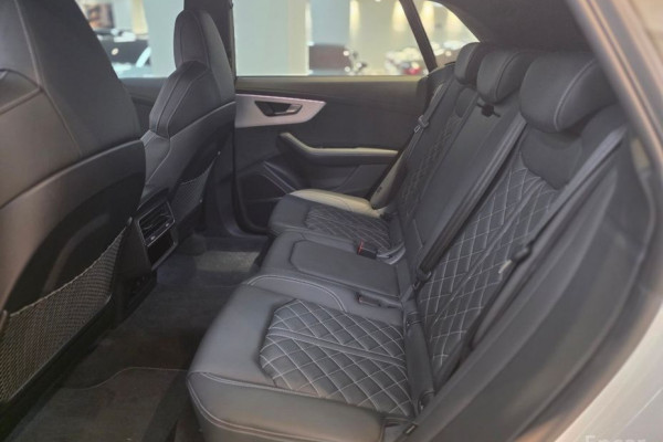 2023 Audi Q8 с пробегом 38 776 км