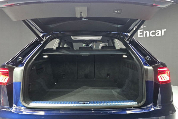 2021 Audi Q8 с пробегом 49 932 км