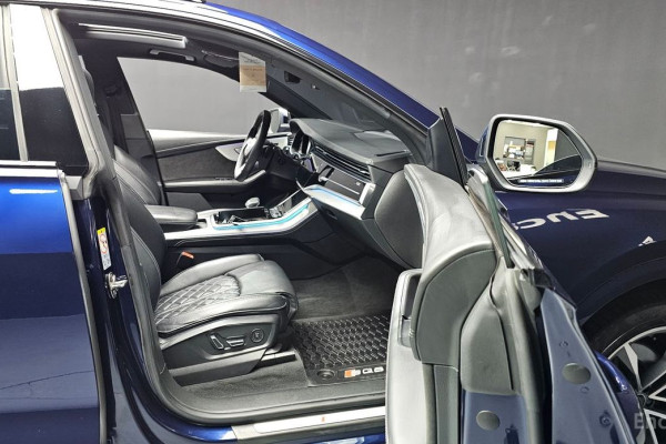2021 Audi Q8 с пробегом 49 932 км