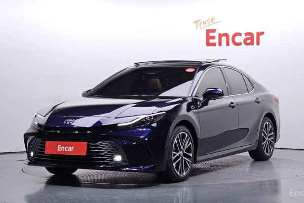 2025 Toyota Camry с пробегом 4 007 км