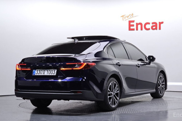 2025 Toyota Camry с пробегом 4 007 км