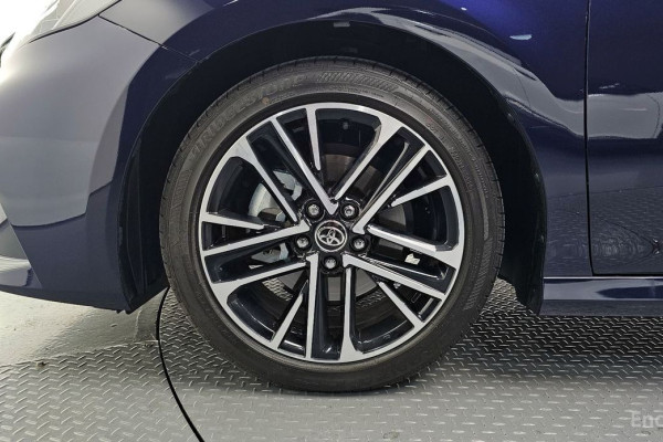 2025 Toyota Camry с пробегом 4 007 км