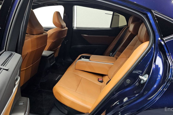 2025 Toyota Camry с пробегом 4 007 км