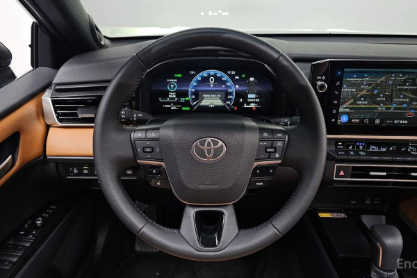 2025 Toyota Camry с пробегом 4 007 км