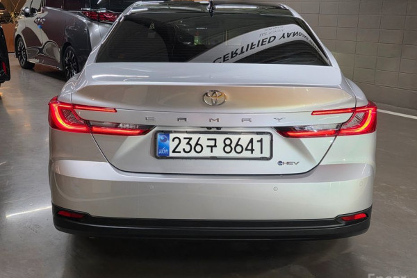 2025 Toyota Camry с пробегом 4 070 км
