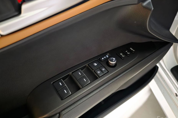 2025 Toyota Camry с пробегом 4 070 км