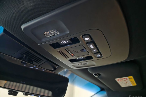 2025 Toyota Camry с пробегом 4 070 км