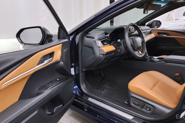 2025 Toyota Camry с пробегом 4 252 км
