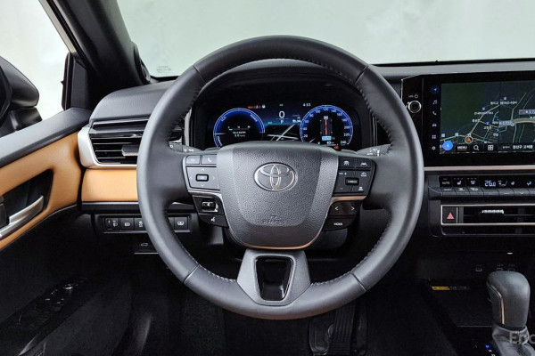 2025 Toyota Camry с пробегом 4 252 км