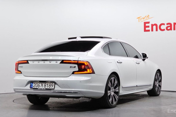 2022 Volvo S90 с пробегом 31 808 км