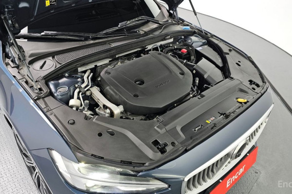 2022 Volvo S90 с пробегом 56 787 км