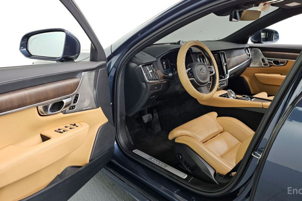 2022 Volvo S90 с пробегом 56 787 км