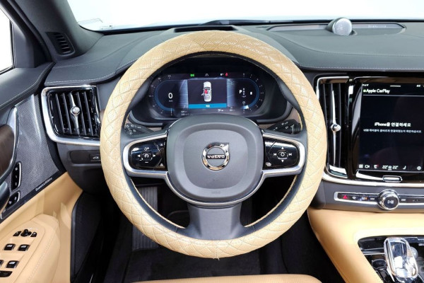 2022 Volvo S90 с пробегом 56 787 км
