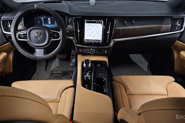 2022 Volvo S90 с пробегом 35 955 км
