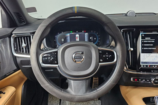 2022 Volvo S90 с пробегом 35 955 км