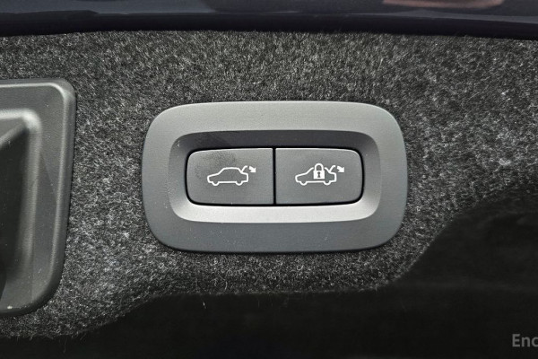 2022 Volvo S90 с пробегом 56 787 км