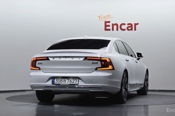 2023 Volvo S90 с пробегом 27 426 км