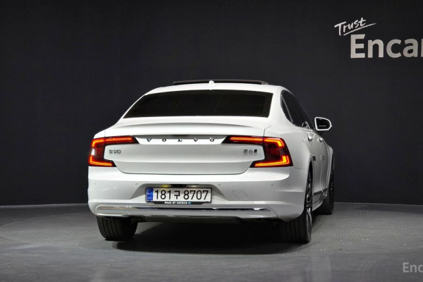 2021 Volvo S90 с пробегом 93 410 км