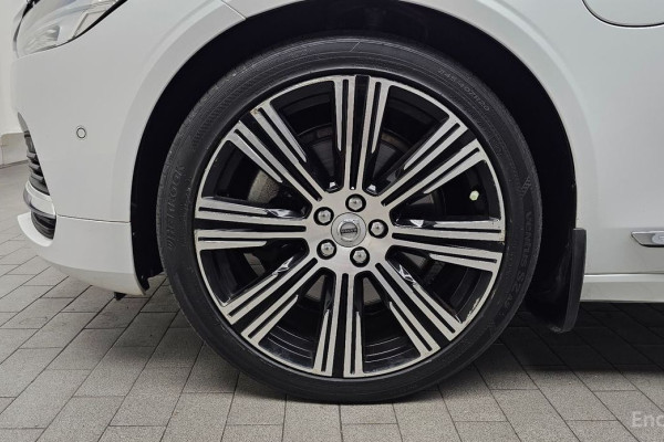 2022 Volvo S90 с пробегом 123 812 км