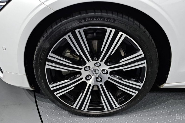 2022 Volvo S90 с пробегом 63 622 км