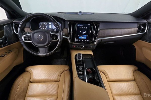 2021 Volvo S90 с пробегом 93 410 км