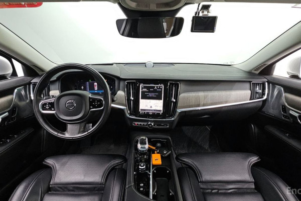 2021 Volvo S90 с пробегом 39 305 км