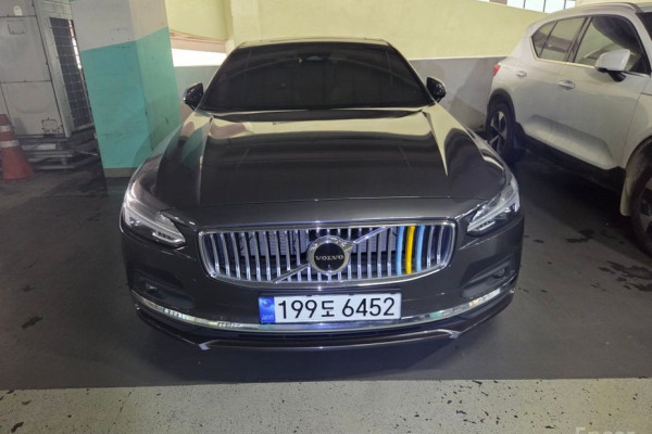 2023 Volvo S90 с пробегом 69 364 км