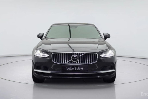 2023 Volvo S90 с пробегом 24 609 км