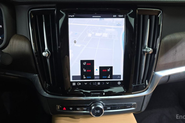 2023 Volvo S90 с пробегом 27 426 км