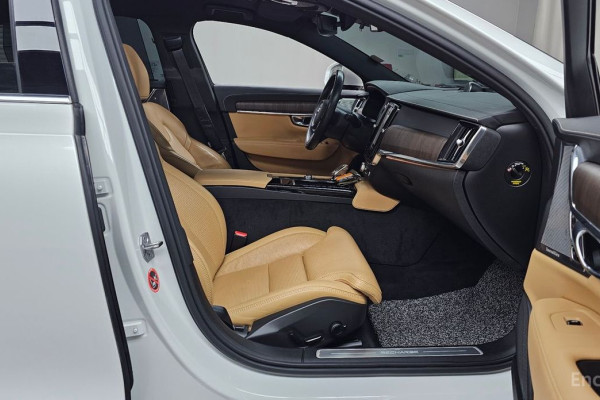 2022 Volvo S90 с пробегом 123 812 км
