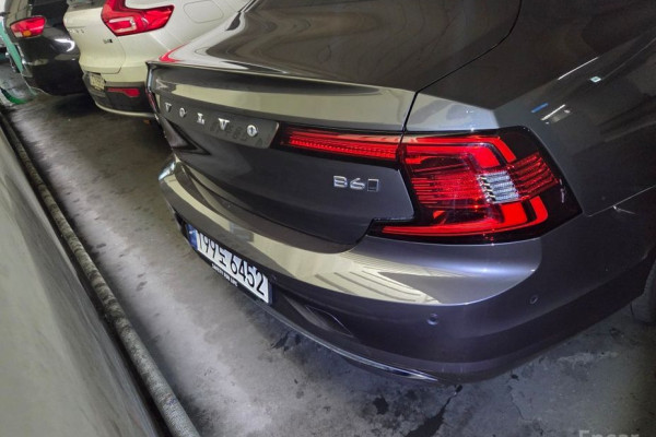 2023 Volvo S90 с пробегом 69 364 км
